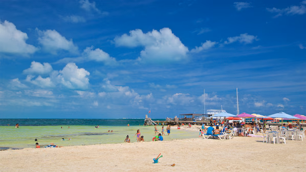 Langosta Beach near Dreams Playa Mujeres Golf & Spa Resort with calm waters and family-friendly shoreline in Cancun