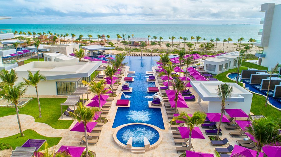 Planet Hollywood Cancun all-inclusive resort with themed entertainment, pools, and beachfront accommodations in Costa Mujeres.